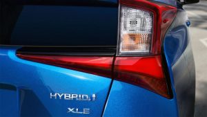 10 Advantages and Disadvantages of Hybrid Cars