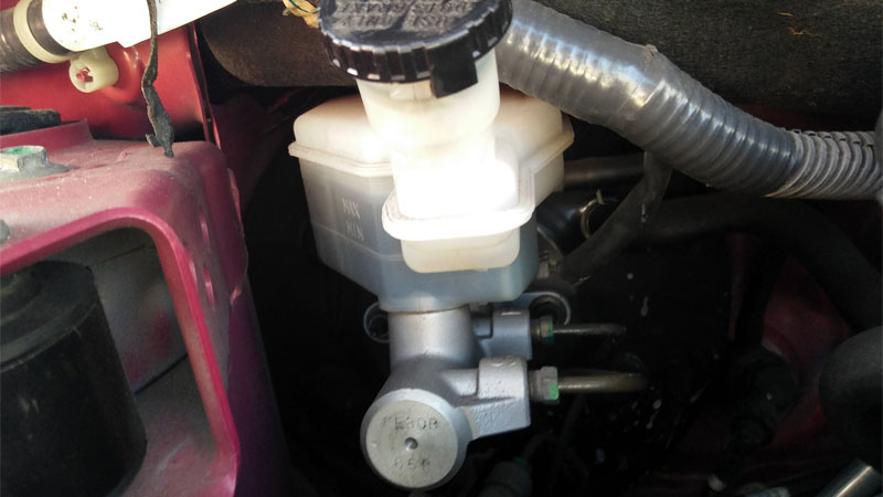 how to bleed clutch master cylinder