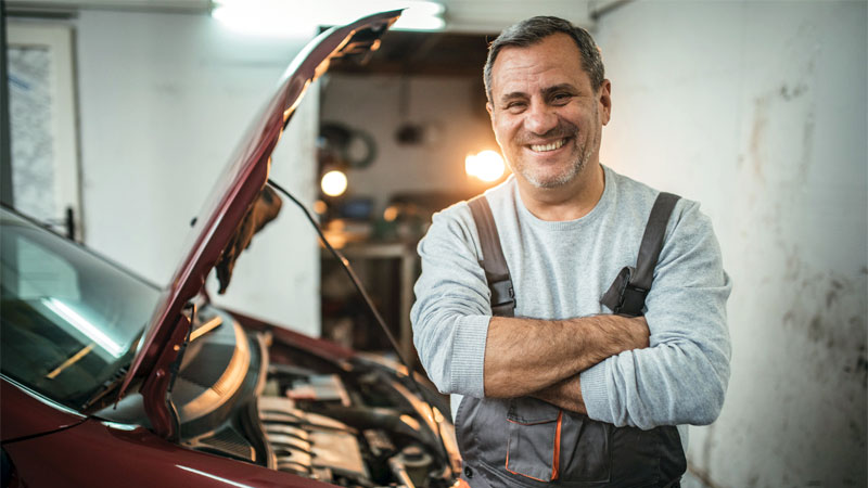 7 Signs Your Car Needs an Oil Change (Or a Tune-up)